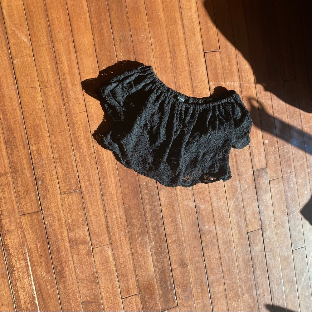Black lace summer crop top - Picture 3 of 4